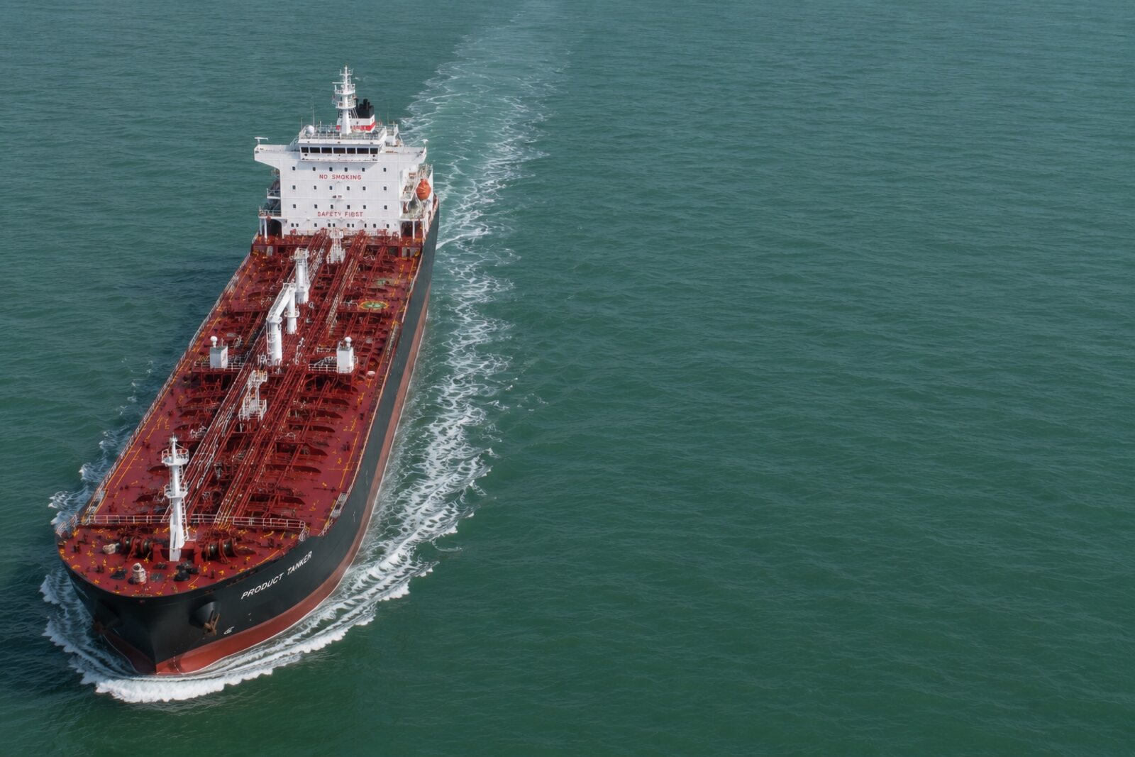 Parcel chemical tanker managed by Akeru